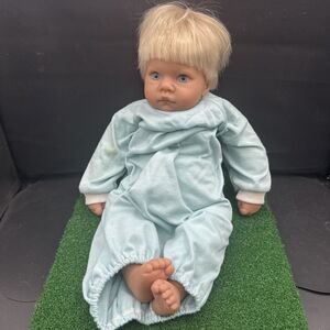 Vintage Weighted Lee Middleton Doll 19" Real Feel, 1996